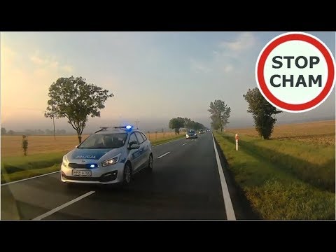 Policja jedzie na Pol'and'Rock i spycha z drogi