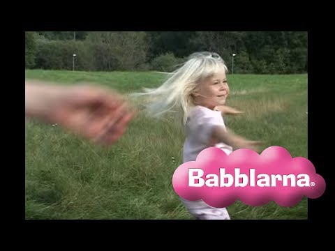 Dansa Dansa - HoppHatten - dansande barn i solskenet