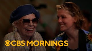 Joni Mitchell performs in public for first time in nine years