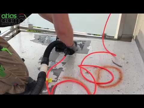 ATLAS MAX 82: 3 - schichtige Balkonbeschichtung / 3 - layered coating on a balcony