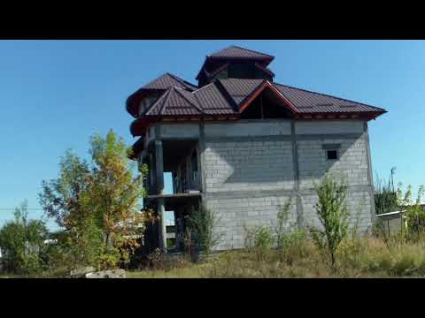 Lux şi mizerie lîngă aerodromul Clinceni - Curaj.TV