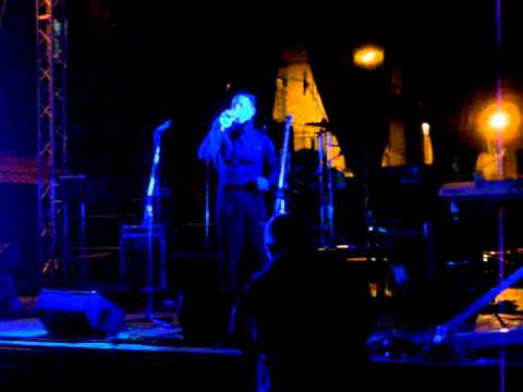 Viviano dimmi cosa resterà canta Peppe D'andrea