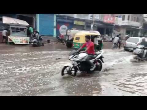 फरीदाबाद में आंधी और बारिश से बत्ती गुल, यातायात ठप II Light off with gale and rain, traffic stalled