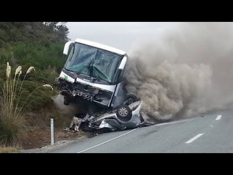 20 IDIOT Dangerous Heavy Truck Skill,Truck Fails Compilation -Truck Crossing River - Excavator Fail