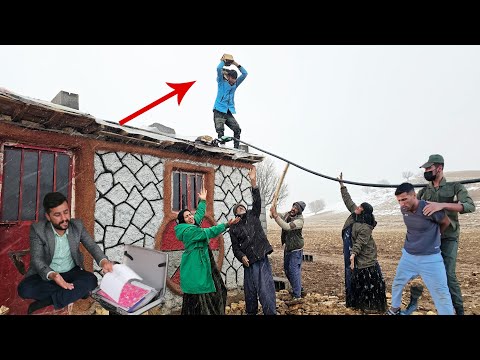 The hope of two brothers, Shahin and Mohammad, to spend their lives in a snowstorm.🥶🌨🌬