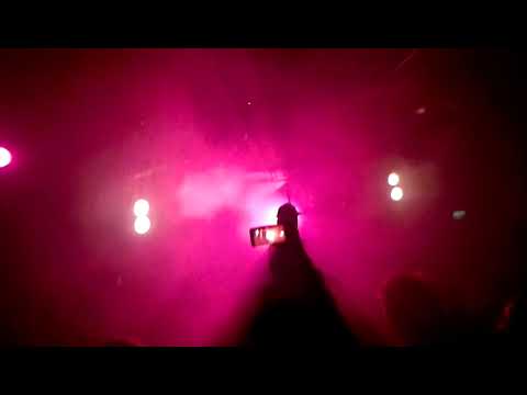 Jeremy Olander playing 'Pinkerton' @ Desert in me , JET BA