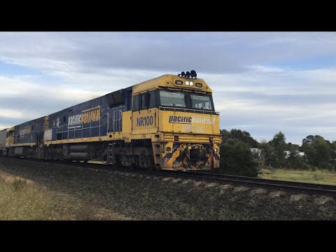 Pacific National 6PM6 with Sister loco’s NR100 and NR99 at Inverleigh heading to Melbourne 13/4/2021