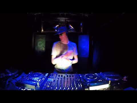 The Blue Oyster: Paul Sun / 20.06 / 19 - 20