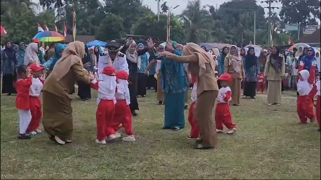 Penampilan TP PKK Desa Kepenuhan Hulu Pada Acara Hut RI ke 79 Tahun 2024