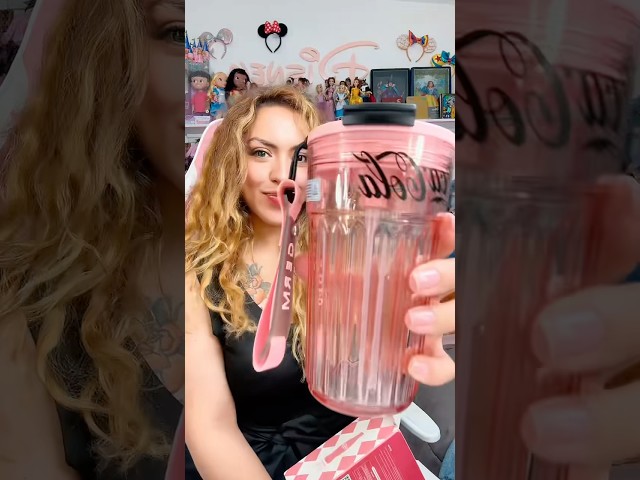 Vídeo relacionado con Nostalgic-Art - Coca-Cola Logo Yellow - bote de almacenamiento plana, 23x16x7 cm