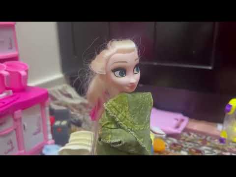 An Airplane Trip (Elsa, Anna, Barbie & Friends)