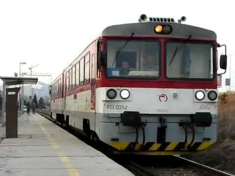ZSSK 813 031 - 2 "Peťka" [Os 3512] at Žilina - Solinky stop