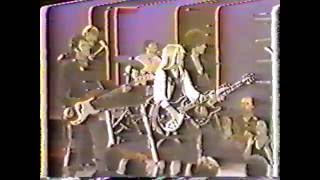 standing in line TEXTONES  Carla Olson