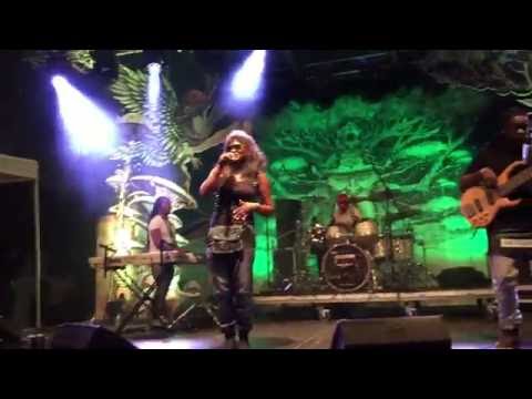 Tanya Stephens - It's a pity LIVE UNTOLD