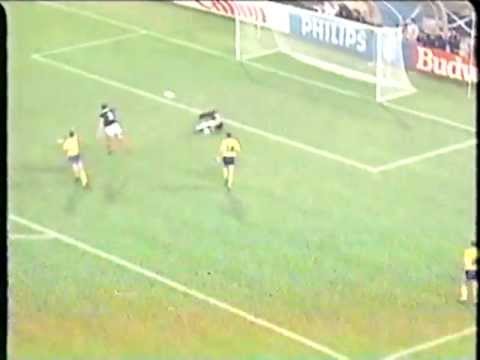 1990 (June 16) Scotland 2-Sweden 1 (World Cup.mpg
