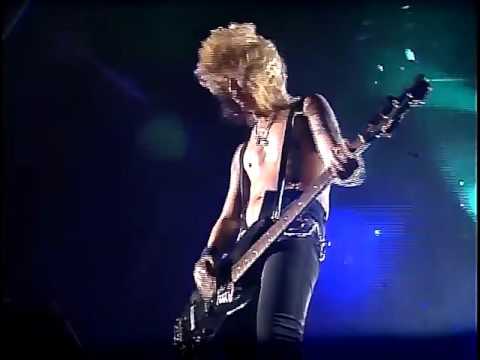 I've got a tongue like a ra - zor , a sweet switch blade knife - Guns N Roses