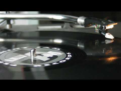 House Music : Ebb & Flow - Geoff M. & Terrence T. feat. Eman