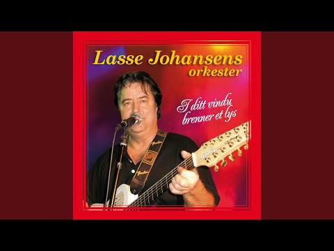 download lagu mp3 mp4 Jeg Er Kaptein Sorte Bill, download lagu Jeg Er Kaptein Sorte Bill gratis, unduh video klip Jeg Er Kaptein Sorte Bill