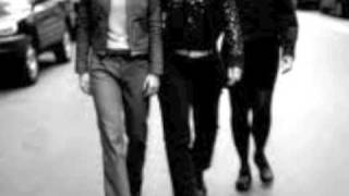 Sleater Kinney - More Than a Feeling