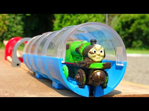 Thomas wooden train. Brio Tunnel Straight Course & Mud Pool