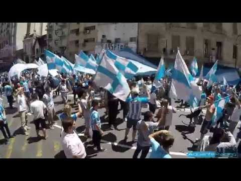 "Apoyo al plantel - vos sos un cagon" Barra: La Guardia Imperial • Club: Racing Club • País: Argentina