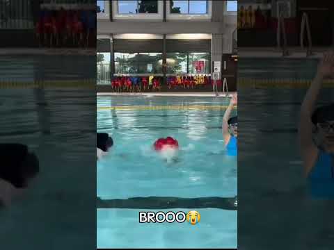 ELI CANT SWIM😭💓 Like and subscribe! #kalogeras #badsisters #funny #sisters #triplets #baddie