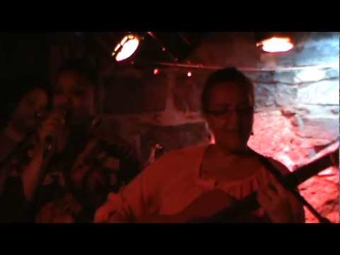 Beth & Patricia Mi ku bo  Live.MPG