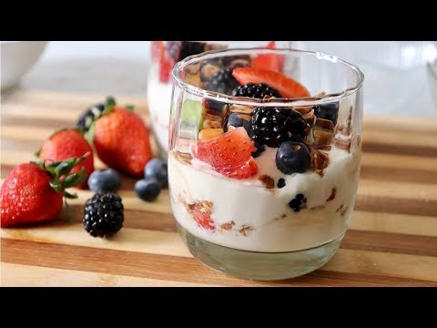Mixed Berry Greek Yoghurt Parfait