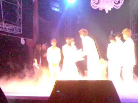 [FAN CAM] 110207 Super Junior in 12Plus Miracle Day: Be My Princess (Ending+Marry U)