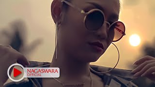Download lagu Devy Berlian - PHP ( Pemberi Harapan Palsu ) Remix Version - - NAGASWARA mp3 Download lagu Devy Berlian - PHP ( Pemberi Harapan Palsu ) Remix Version - - NAGASWARA mp3