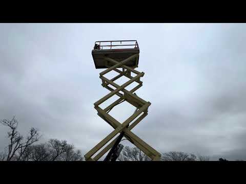 2007 JLG 3246ES Electric Scissor Lift  — video
