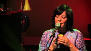 Pato Fu -- "Live and Let Die" - Rumos Música: Infantil (2011)