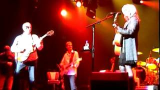 Mark Knopfler &amp; Emmylou Harris &quot;Red staggerwing&quot; 2006 Brussels