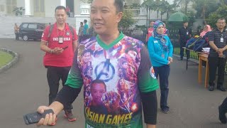 Menpora dan Kaus Asian Games Bertema 