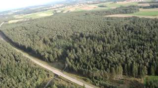 preview picture of video 'Gyrocopter landing after a scenic flight over the Upper Palatinate'