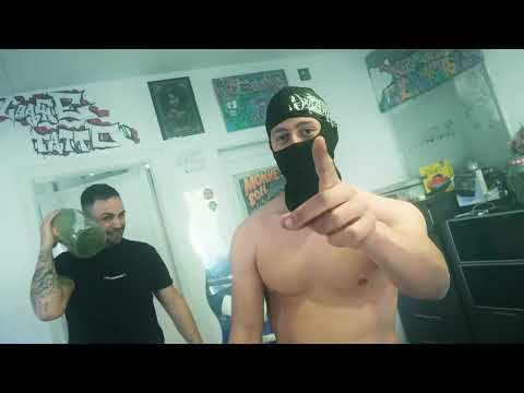 PAPICHON - FAMILIA Y DINERO (VIDEOCLIP)