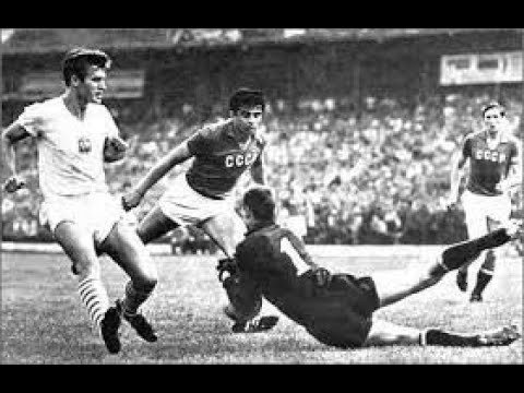 Murtaz Khurtsilava • Magical Tackles & free kick | Soviet Union