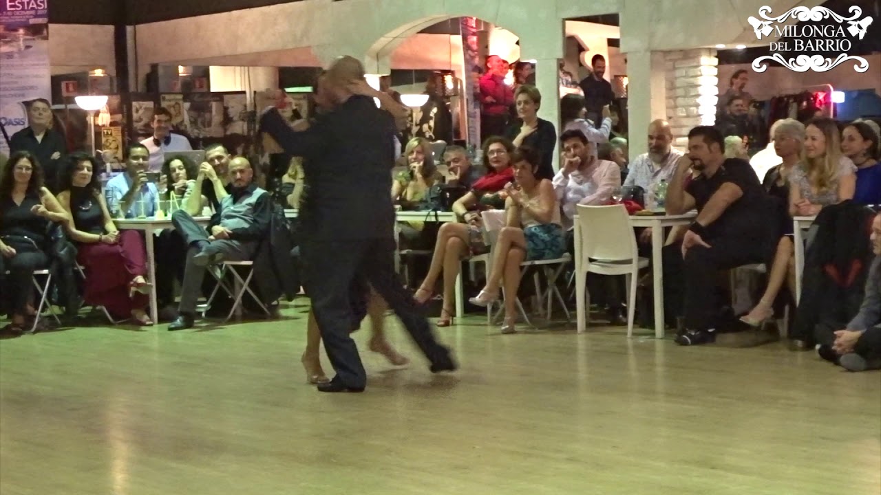 Diego Benavidez e Natasha Agudelo • 24/11/2017 Milonga del Barrio • Roma, Italia • Video 3 di 4