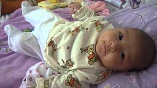 Cecília querendo andar..