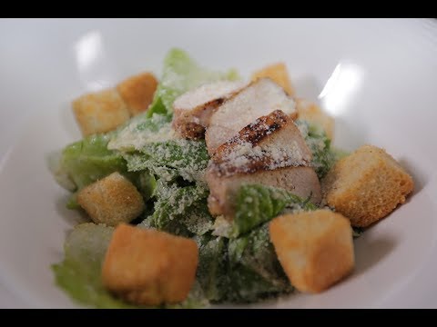 سلطة سيزر بالدجاج بالفيديو