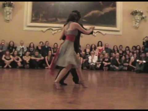  Federico Naveira  and  Inés Muzzopappa  are  dancing  to  the  tango  "  Ataniche  "