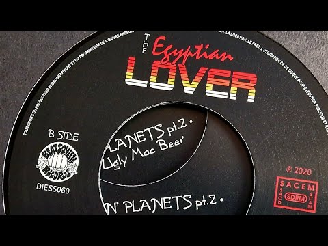 Ghost & Ugly Mac Beer – Rockin' Planets (Beatsqueeze Records)