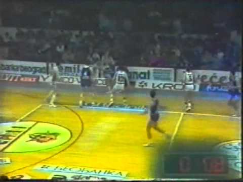 Cibona vs Partizan 1986 - Zoran Cutura scores a big three-pointer for OT