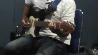 Free Guitar Lesson - Triad Groove