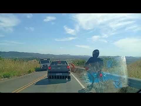 Perigo! Pare e siga naSerra do Pilar de Goiás.