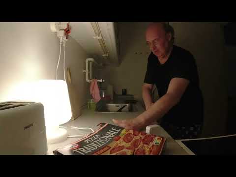 MongoTV_11302 - Ligger En PIZZA i Ovn Mandag Aften - Regninger Betalt For April 2023