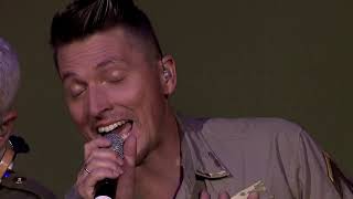 Ákos :-: KIHALT MINDEN :-:  ( Aréna 2011 )