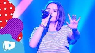 Emma Blackery Performs &quot;Agenda&quot; and &quot;Dirt&quot; at VidCon&#39;s Night of Awesome