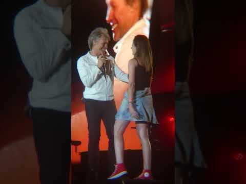 Bon Jovi beija fã na boca - Rock In Rio 2019