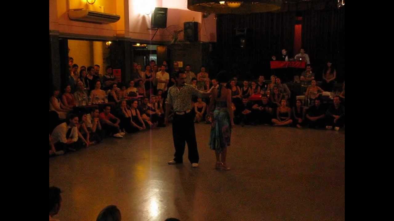 MOIRA CASTELLANO y GASTÓN TORELLI en Viva La Pepa! Milonga (2/3)